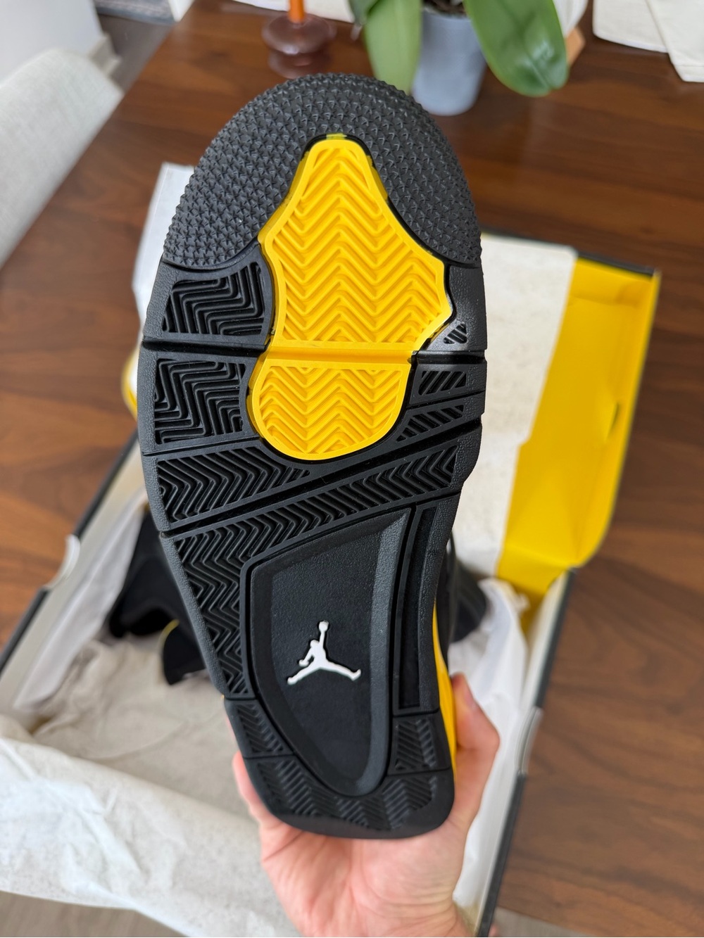 Jordan 4 Thunder Men’s Sneakers - Picture 3 of 3